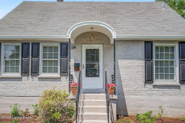 4017 Gloucester Rd, Louisville, KY 40207