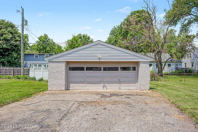 4017 Gloucester Rd, Louisville, KY 40207