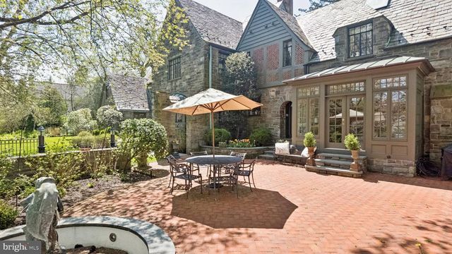 517 FISHERS RD, Bryn Mawr, PA 19010
