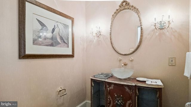517 FISHERS RD, Bryn Mawr, PA 19010