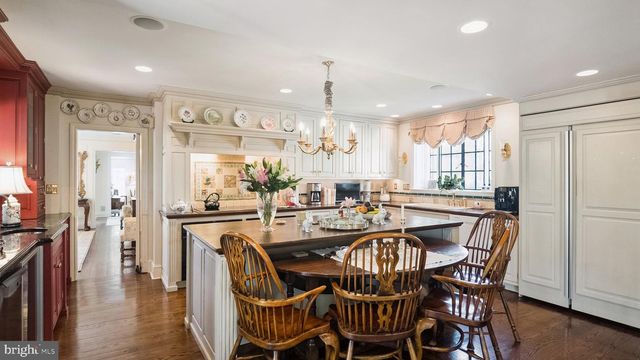 517 FISHERS RD, Bryn Mawr, PA 19010