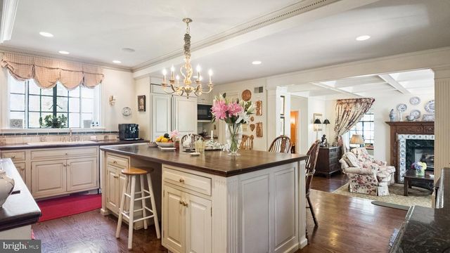 517 FISHERS RD, Bryn Mawr, PA 19010