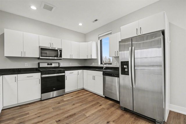 6029 Port View Drive, Grand Rapids, MI 49512