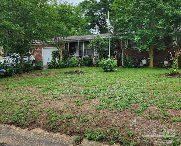 5801 Kendall Ave, Pensacola, FL 32506