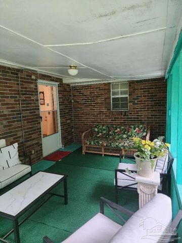 5801 Kendall Ave, Pensacola, FL 32506