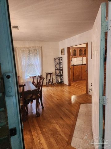 5801 Kendall Ave, Pensacola, FL 32506