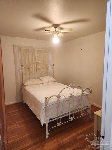 5801 Kendall Ave, Pensacola, FL 32506