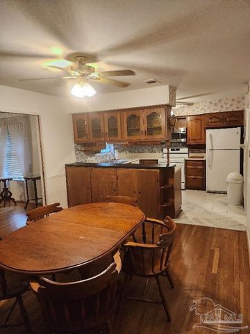 5801 Kendall Ave, Pensacola, FL 32506