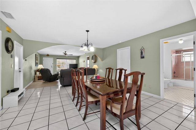 1458 STRADA D ARGENTO, Venice, FL 34292