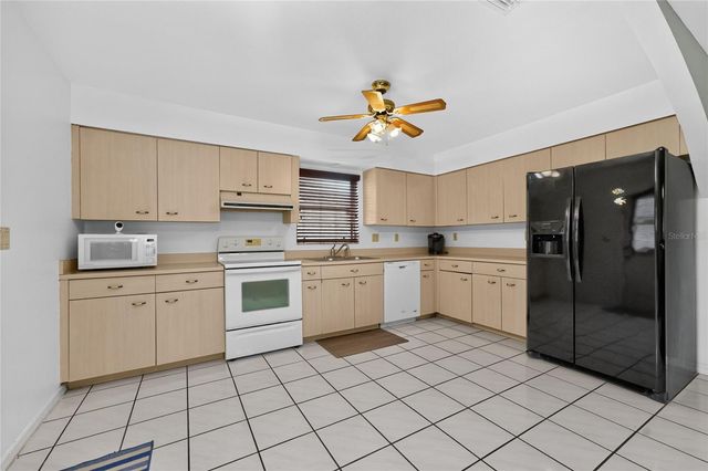 1458 STRADA D ARGENTO, Venice, FL 34292