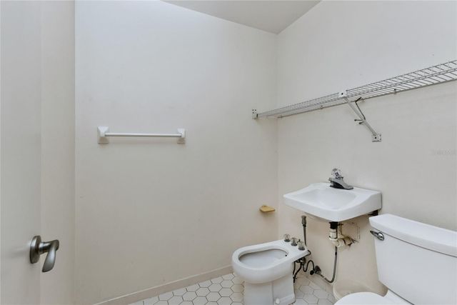 1458 STRADA D ARGENTO, Venice, FL 34292