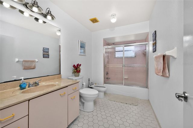 1458 STRADA D ARGENTO, Venice, FL 34292