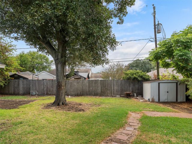 2408 Blueberry Lane, Pasadena, TX 77502