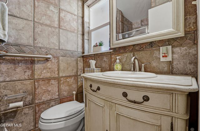 6205 Llano Way, El Paso, TX 79904