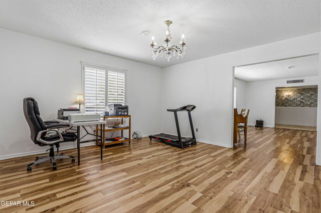 6205 Llano Way, El Paso, TX 79904