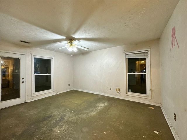 1001 LAKE POINTE Circle, Roswell, GA 30075