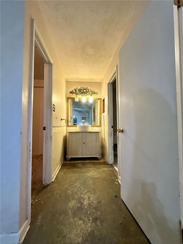 1001 LAKE POINTE Circle, Roswell, GA 30075