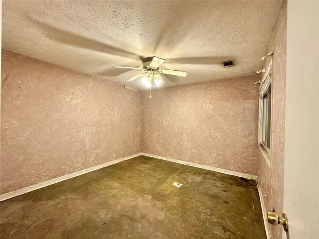 1001 LAKE POINTE Circle, Roswell, GA 30075