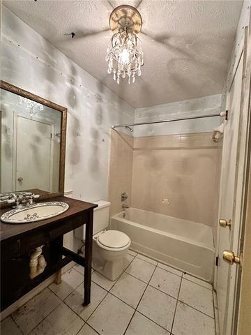 1001 LAKE POINTE Circle, Roswell, GA 30075