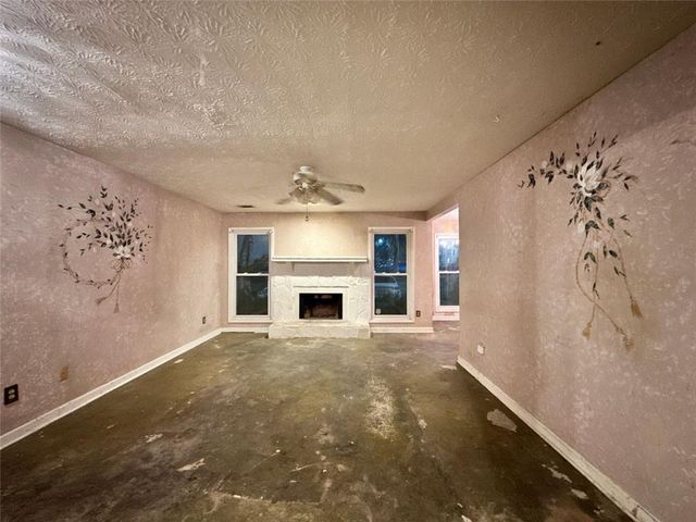 1001 LAKE POINTE Circle, Roswell, GA 30075