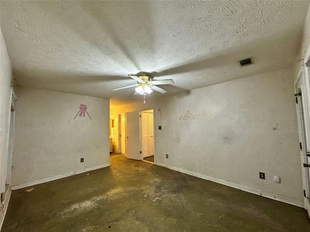 1001 LAKE POINTE Circle, Roswell, GA 30075