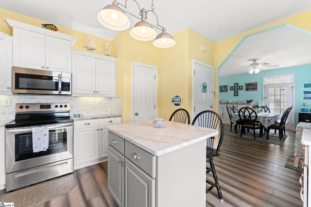 407 5th Ave. South, North Myrtle Beach, SC 29582