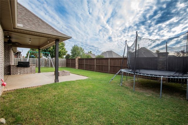 5601 65th Street, Rogers, AR 72758