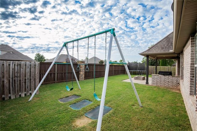 5601 65th Street, Rogers, AR 72758