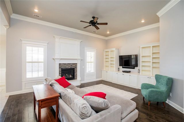 5601 65th Street, Rogers, AR 72758