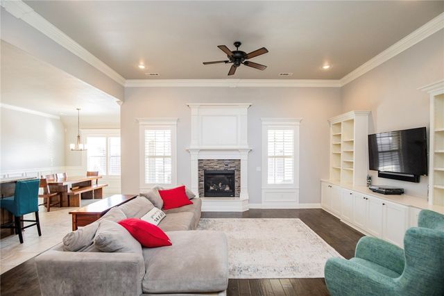 5601 65th Street, Rogers, AR 72758