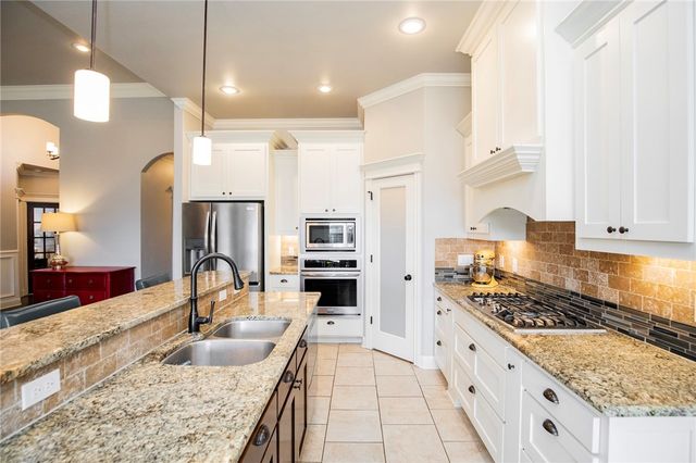 5601 65th Street, Rogers, AR 72758