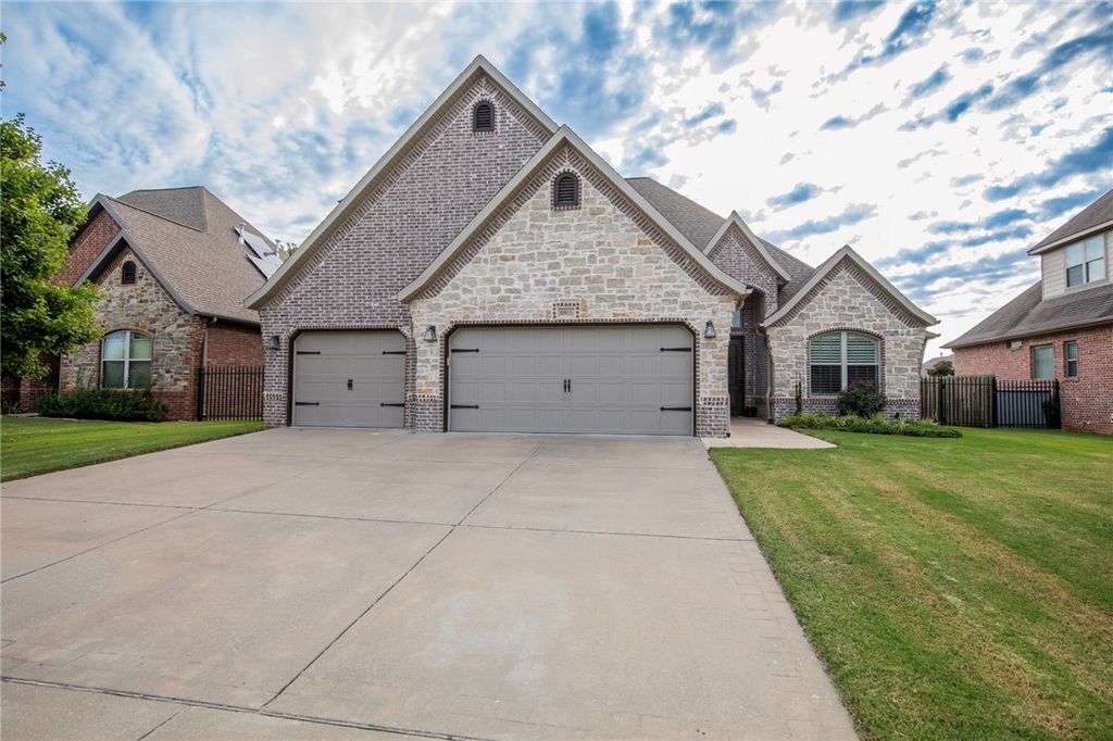 5601 65th Street, Rogers, AR 72758