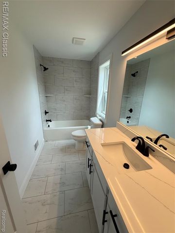 3482 Ponemah Drive, Fenton, MI 48430