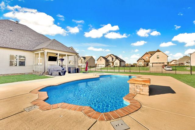 1850 Shield Dr, Clarksville, TN 37043