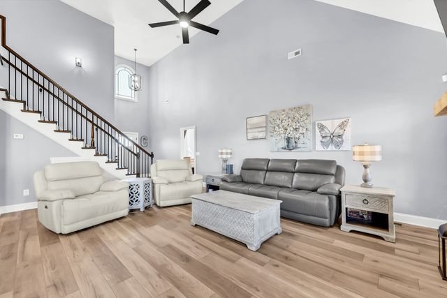 1850 Shield Dr, Clarksville, TN 37043