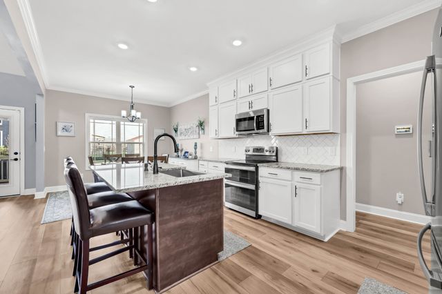 1850 Shield Dr, Clarksville, TN 37043