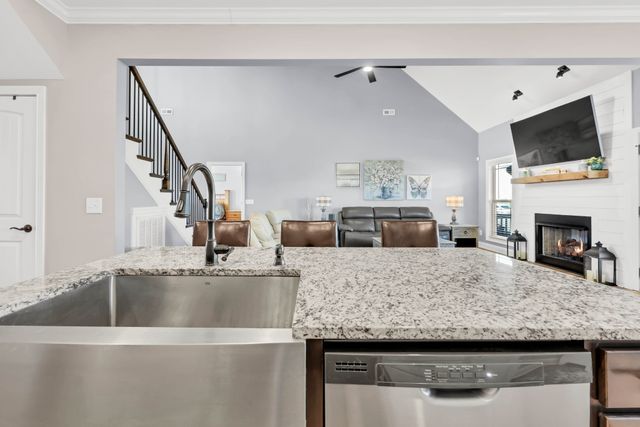 1850 Shield Dr, Clarksville, TN 37043