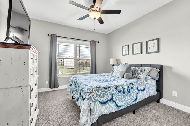 1850 Shield Dr, Clarksville, TN 37043