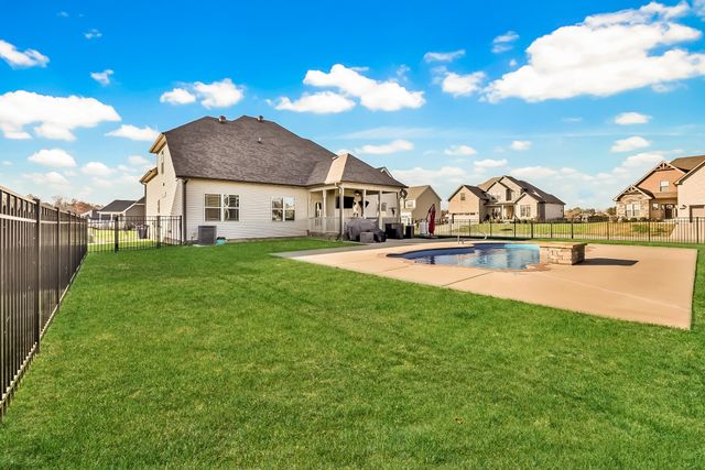 1850 Shield Dr, Clarksville, TN 37043