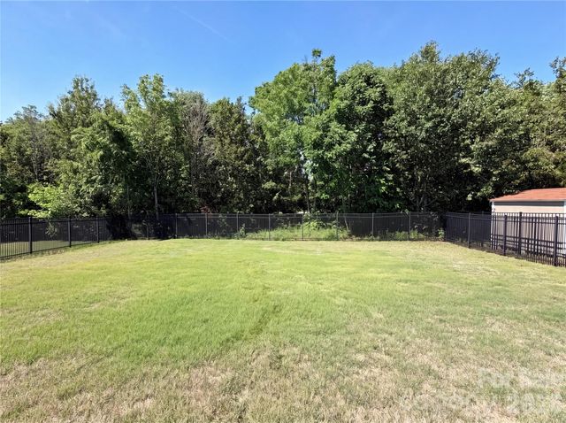 7110 Strawberry Fields Lane, Charlotte, NC 28278