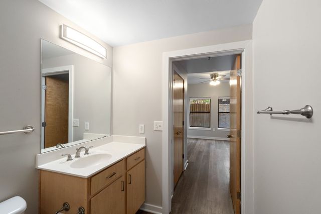 1803 Broadway Apt 121, Nashville, TN 37203