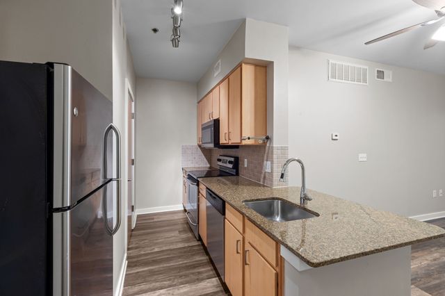 1803 Broadway Apt 121, Nashville, TN 37203