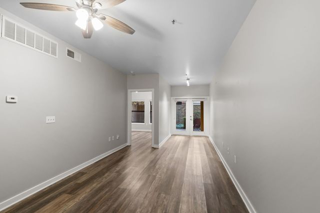 1803 Broadway Apt 121, Nashville, TN 37203