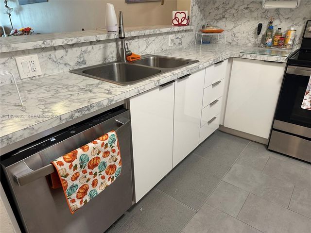 1101 NW 58th Terrace 108, Sunrise, FL 33313