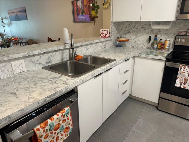 1101 NW 58th Terrace 108, Sunrise, FL 33313