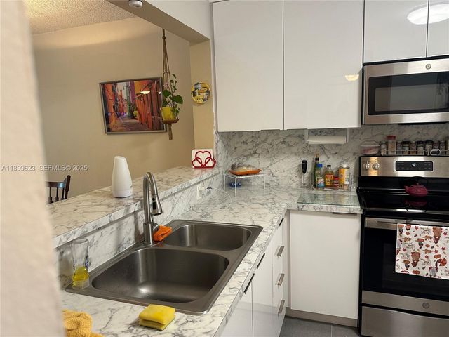 1101 NW 58th Terrace 108, Sunrise, FL 33313