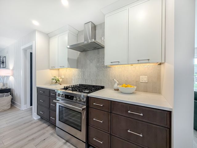 10614 S 84th Avenue, Palos Hills, IL 60465