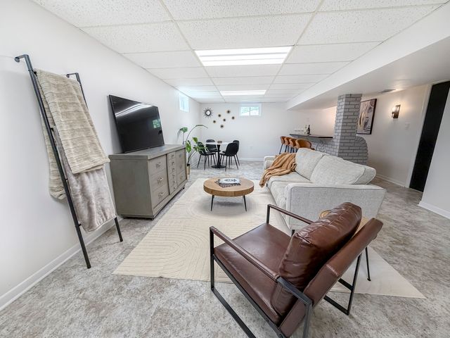 10614 S 84th Avenue, Palos Hills, IL 60465