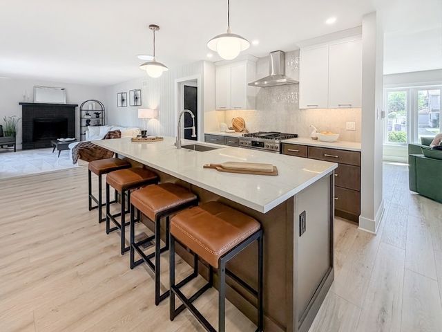 10614 S 84th Avenue, Palos Hills, IL 60465