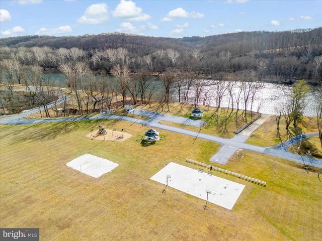 67 LULLWATER WAY, Falling Waters, WV 25419